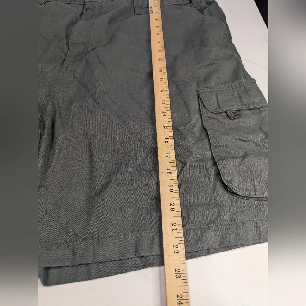 Tri-Waist Comfort System Mens Green Cargo Casual Shorts Size 50